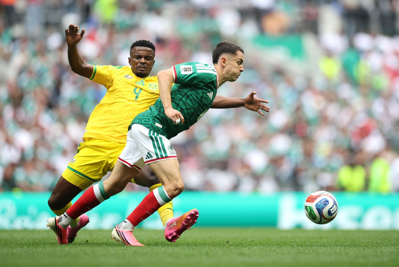 Kenonis and Jiménez Fire Mexico to 2-0 Win Over Nine-Man South Africa in World Cup Thriller